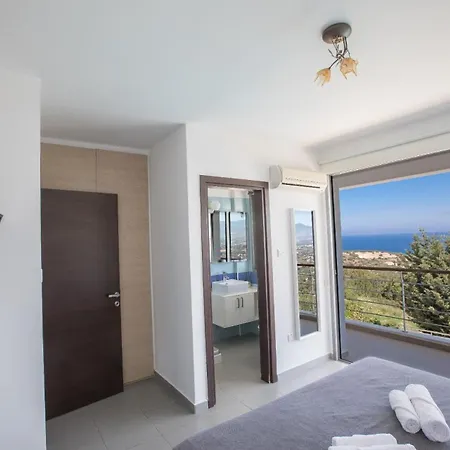 Ferienhaus Mit Privatpool Fuer 6 Personen Ca 135 Qm In Neo Chorio, Westkueste Von Zypern Halbinsel Akamas *
